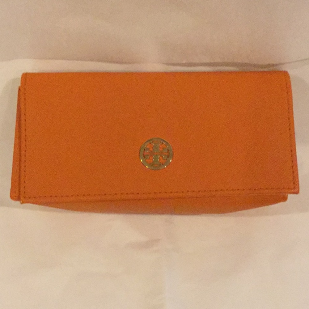 Tori Burch sun glass case